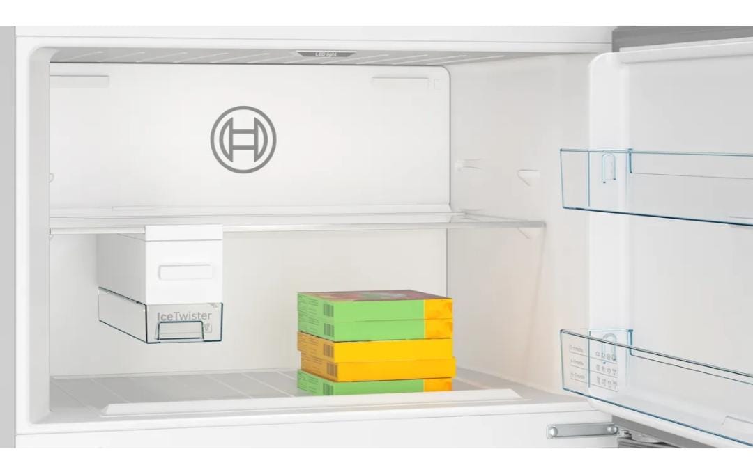 Bosch free-standing fridge-freezer with freezer at top 186 x 86 cm Brushed steel anti-fingerprint, Total No Frost Model : KDN86AI31M - Image 3